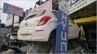 i20 çıkma bagaj kapağı